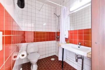 Фото номера Небольшой трехместный номер Отель Hotelli Pielinen г. Вуонислахти 5